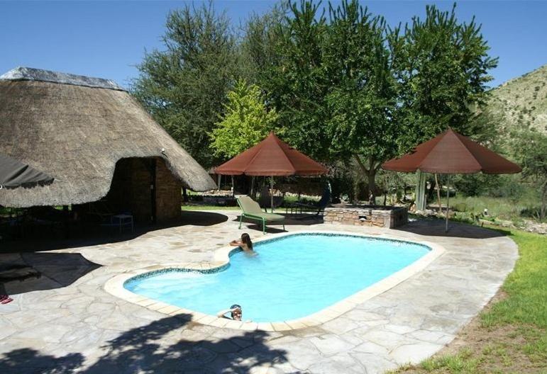Etusis Lodge Usakos Экстерьер фото
