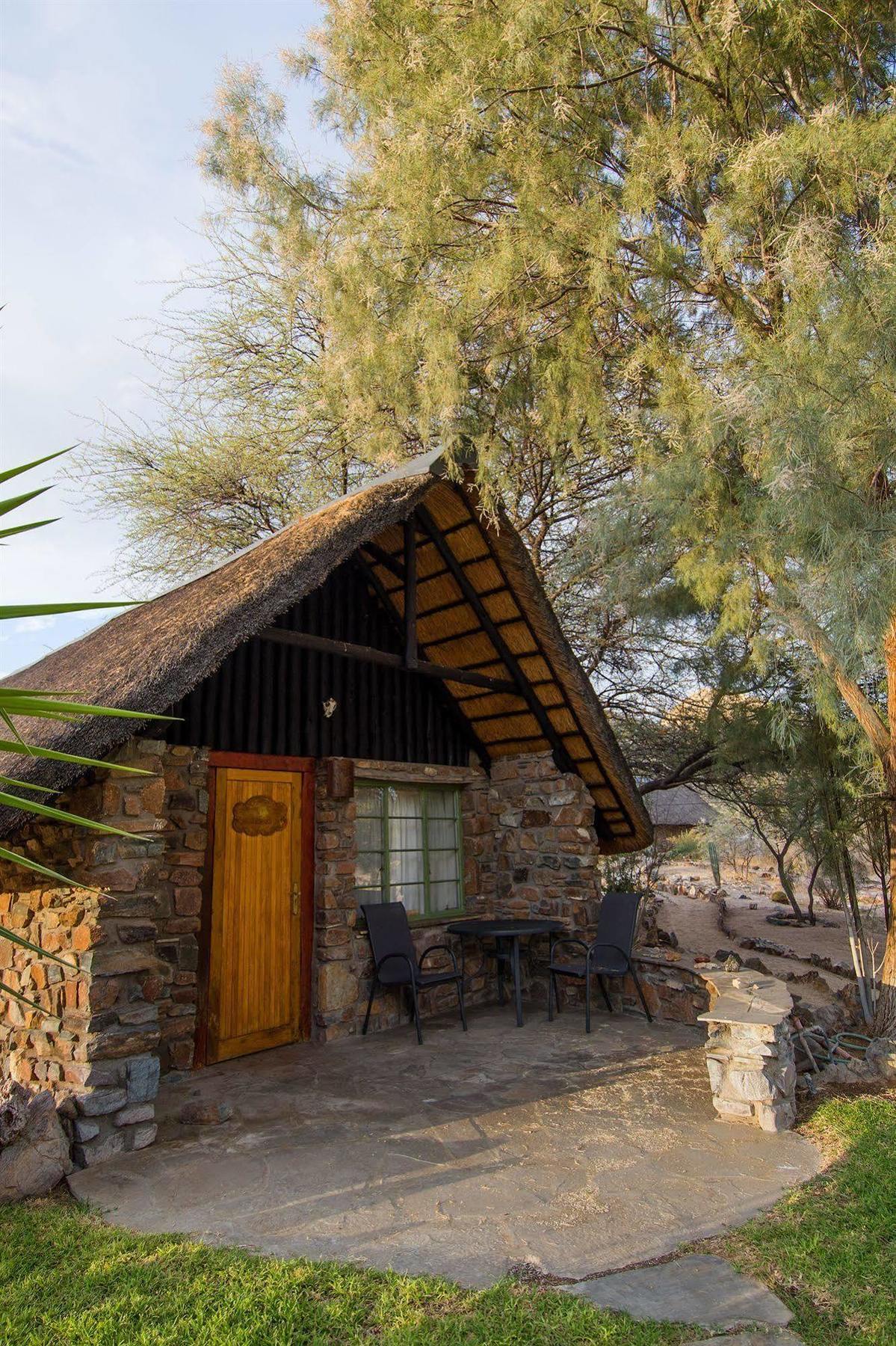 Etusis Lodge Usakos Экстерьер фото