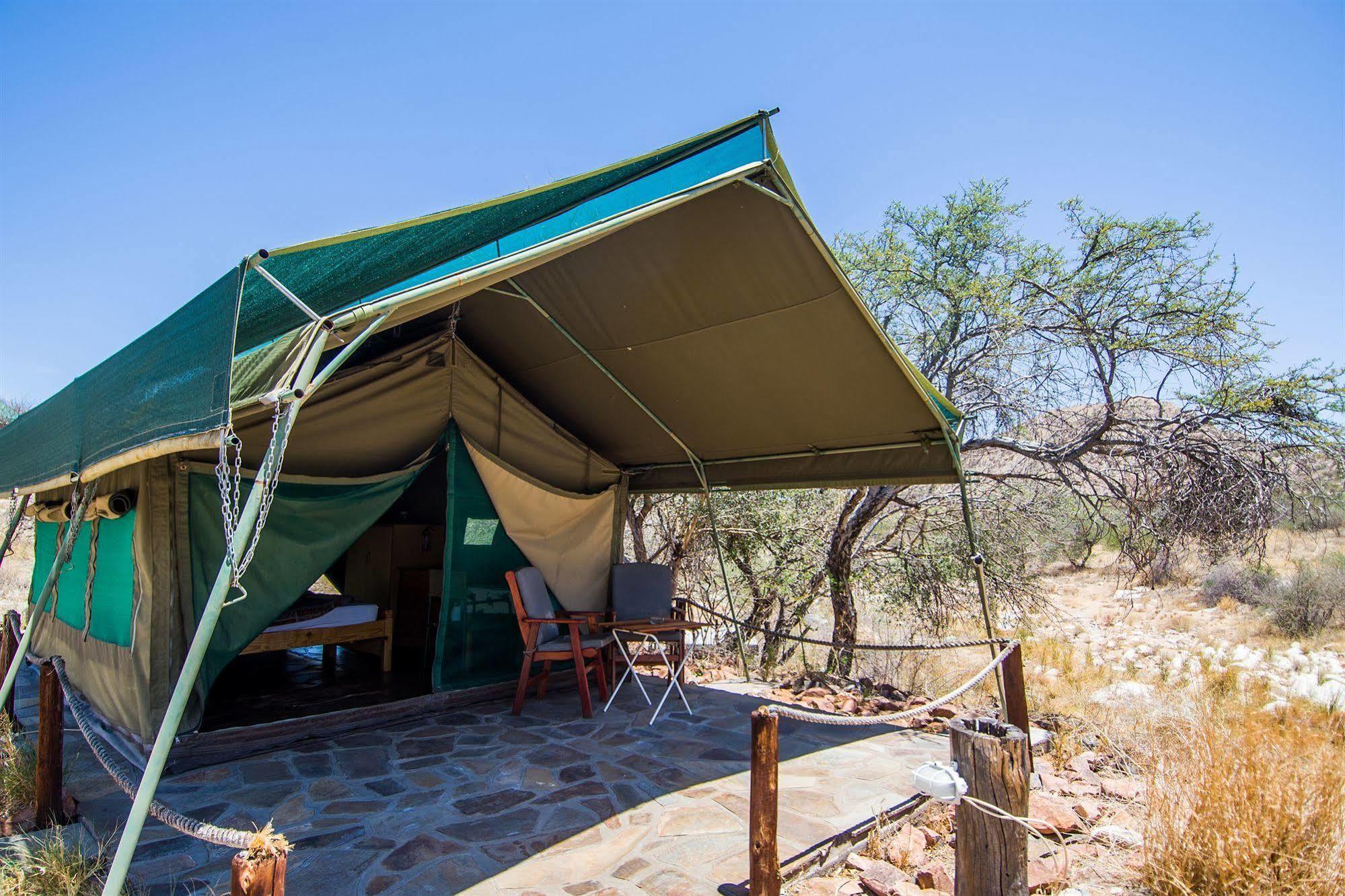 Etusis Lodge Usakos Экстерьер фото