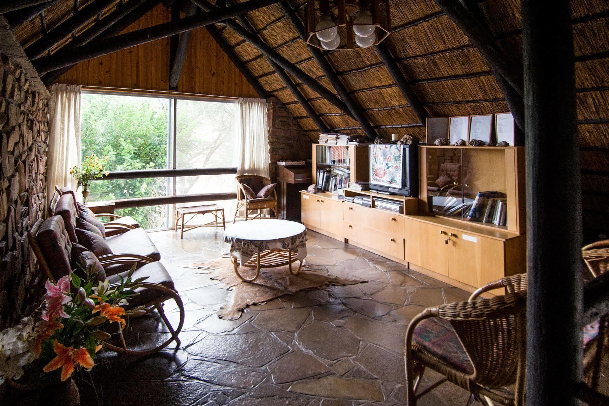 Etusis Lodge Usakos Экстерьер фото